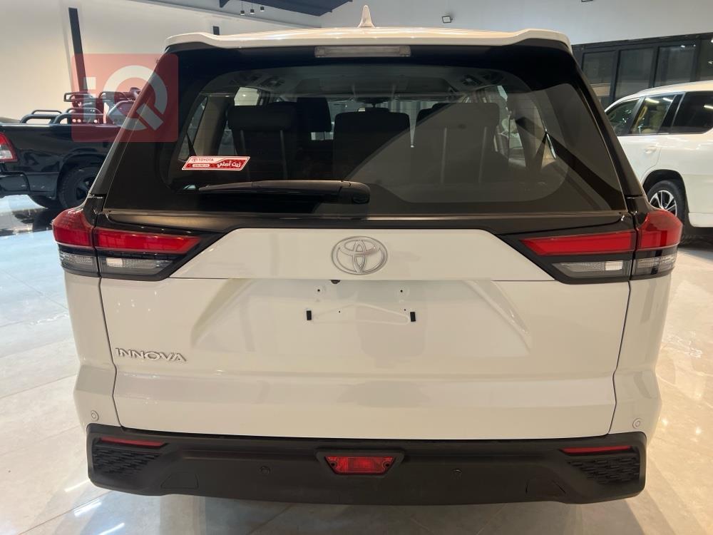 تۆیۆتا ئینۆڤا